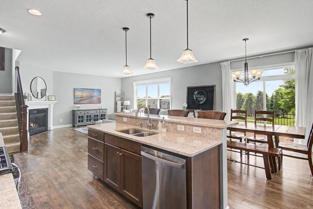 801 Yellowstone Trail, Waconia, MN 55387