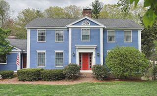 28 Woodside Cir, Sturbridge, MA 01566