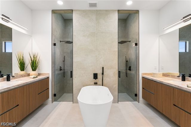 3300 NW 1st TER, Cape Coral, FL 33993