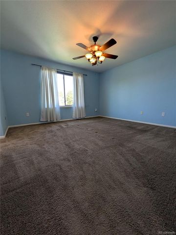 19613 E 39th Avenue, Denver, CO 80249