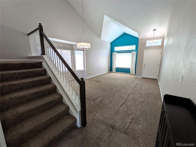 19613 E 39th Avenue, Denver, CO 80249