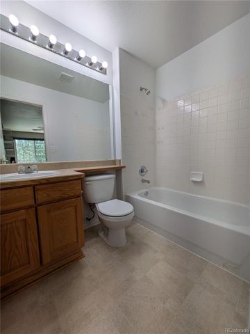 19613 E 39th Avenue, Denver, CO 80249