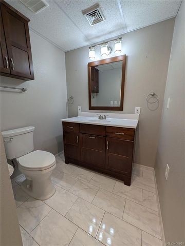 19613 E 39th Avenue, Denver, CO 80249