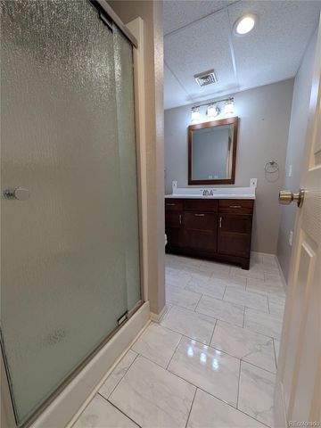 19613 E 39th Avenue, Denver, CO 80249