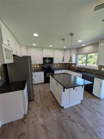 19613 E 39th Avenue, Denver, CO 80249