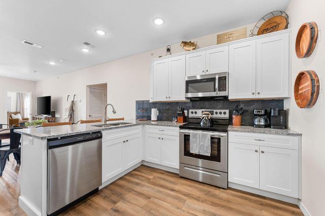 3111 S Vineyards Terrace Unit 6, Branson, MO 65616