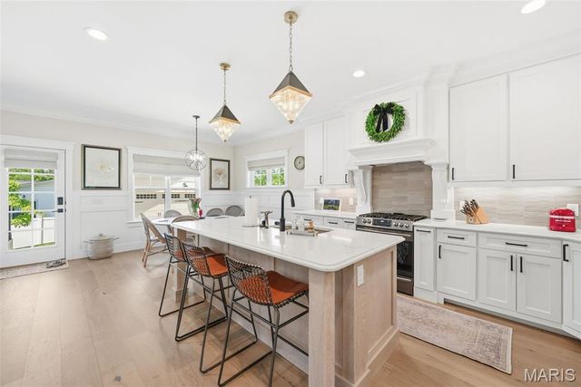 919 Poinsetta Lane, Kirkwood, MO 63122