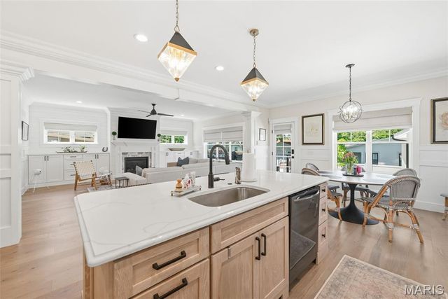 919 Poinsetta Lane, Kirkwood, MO 63122