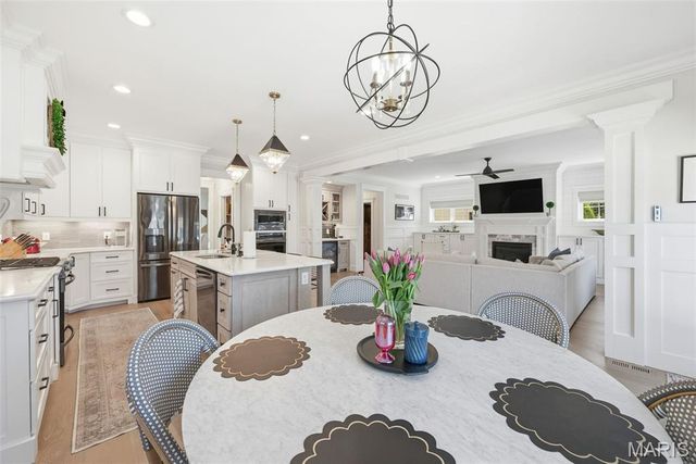 919 Poinsetta Lane, Kirkwood, MO 63122