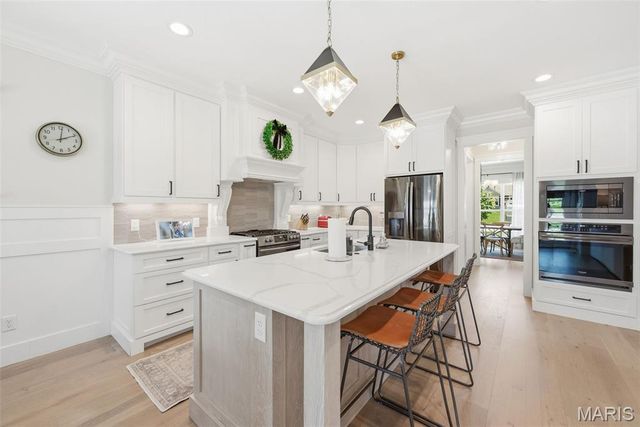 919 Poinsetta Lane, Kirkwood, MO 63122