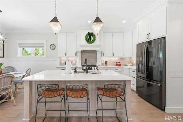 919 Poinsetta Lane, Kirkwood, MO 63122