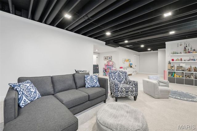 919 Poinsetta Lane, Kirkwood, MO 63122