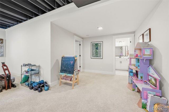 919 Poinsetta Lane, Kirkwood, MO 63122