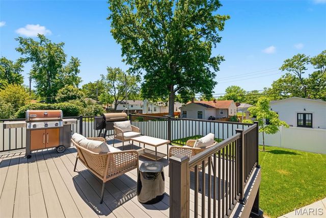 919 Poinsetta Lane, Kirkwood, MO 63122