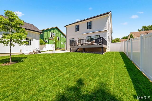 919 Poinsetta Lane, Kirkwood, MO 63122