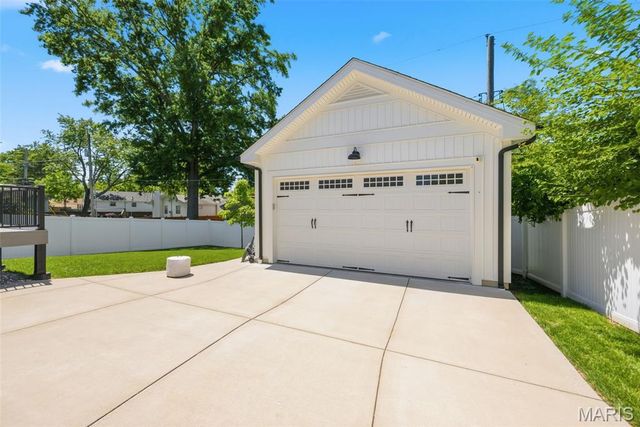 919 Poinsetta Lane, Kirkwood, MO 63122