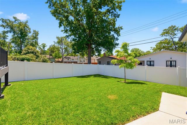 919 Poinsetta Lane, Kirkwood, MO 63122