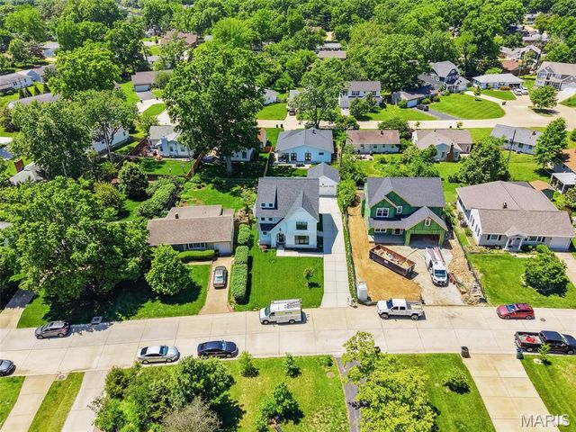 919 Poinsetta Lane, Kirkwood, MO 63122