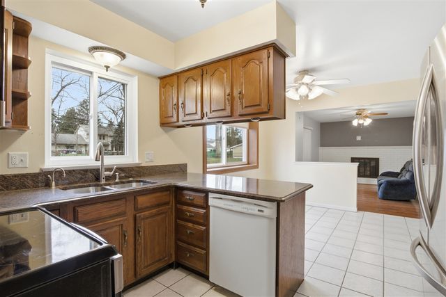 21467 Chestnut Lane, Farmington, MI 48336