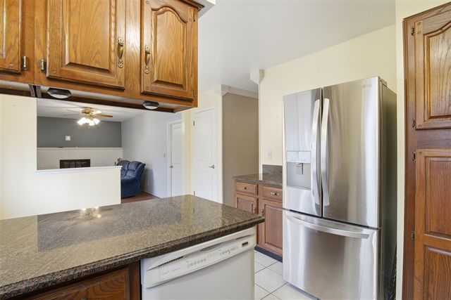 21467 Chestnut Lane, Farmington, MI 48336