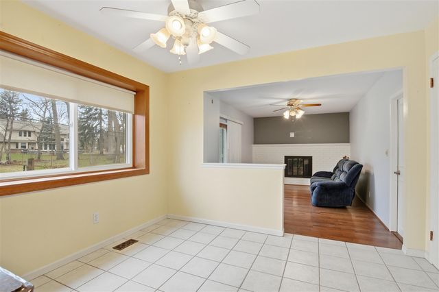 21467 Chestnut Lane, Farmington, MI 48336