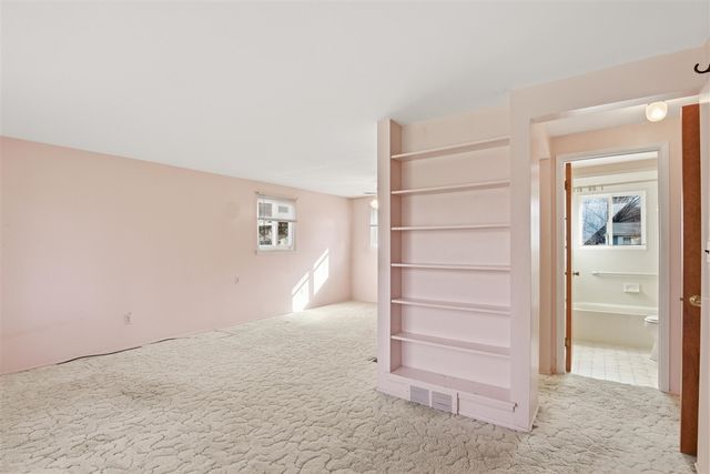 21467 Chestnut Lane, Farmington, MI 48336