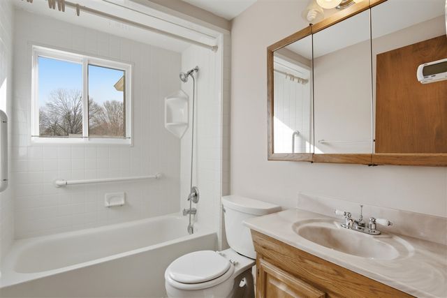 21467 Chestnut Lane, Farmington, MI 48336