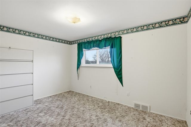 21467 Chestnut Lane, Farmington, MI 48336