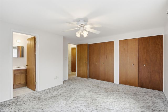 21467 Chestnut Lane, Farmington, MI 48336