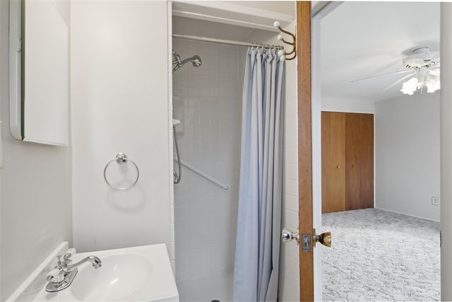 21467 Chestnut Lane, Farmington, MI 48336