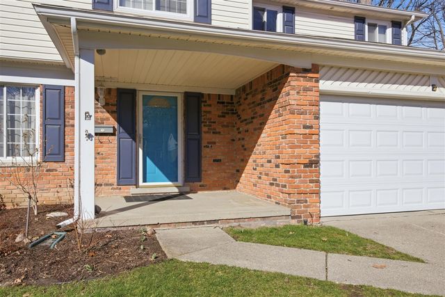 21467 Chestnut Lane, Farmington, MI 48336