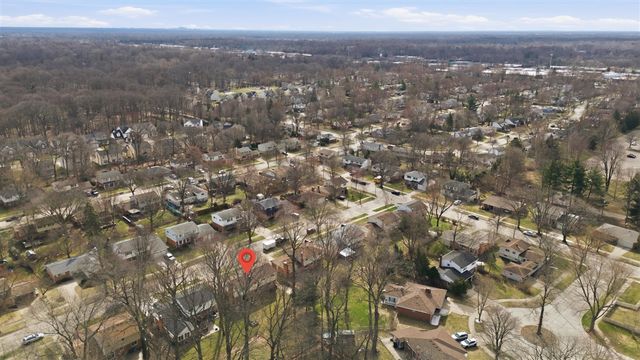 21467 Chestnut Lane, Farmington, MI 48336