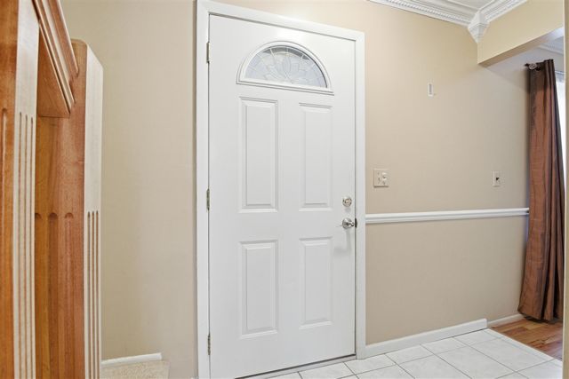 21467 Chestnut Lane, Farmington, MI 48336