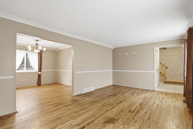 21467 Chestnut Lane, Farmington, MI 48336