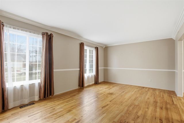 21467 Chestnut Lane, Farmington, MI 48336