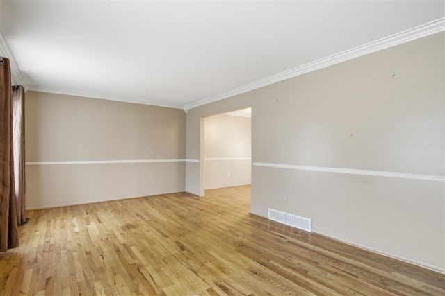 21467 Chestnut Lane, Farmington, MI 48336