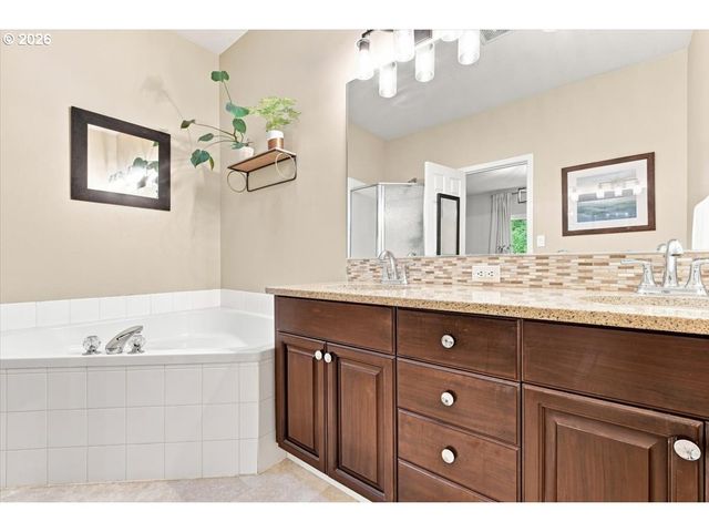 16814 Ne 31ST Way, Vancouver, WA 98682