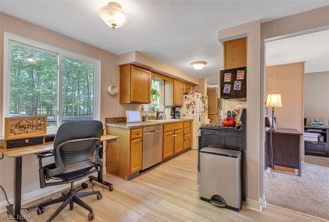 24000 Amesbury Drive, North Olmsted, OH 44070