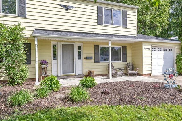 24000 Amesbury Drive, North Olmsted, OH 44070