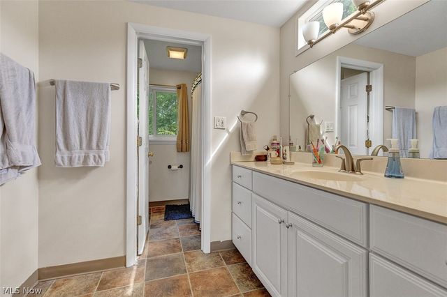 24000 Amesbury Drive, North Olmsted, OH 44070