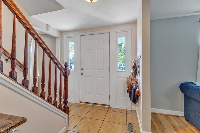24000 Amesbury Drive, North Olmsted, OH 44070