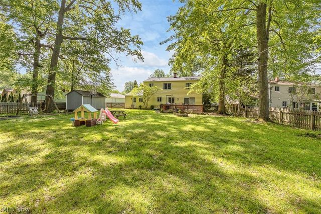 24000 Amesbury Drive, North Olmsted, OH 44070