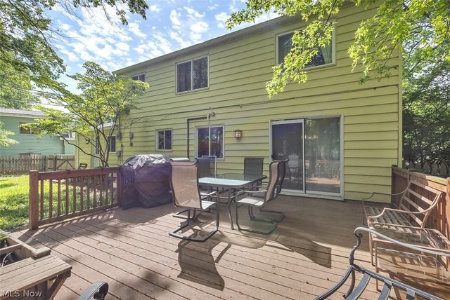 24000 Amesbury Drive, North Olmsted, OH 44070