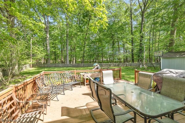 24000 Amesbury Drive, North Olmsted, OH 44070