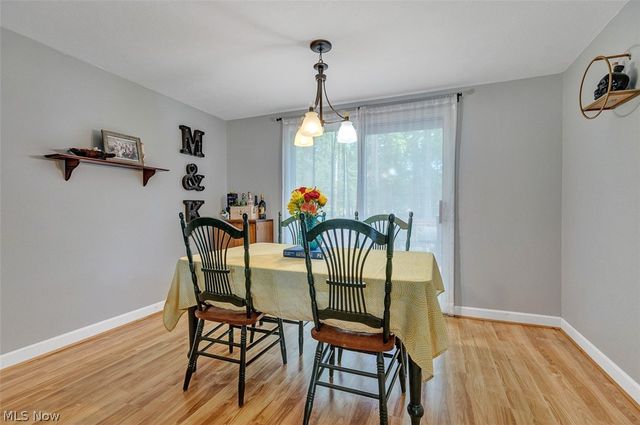 24000 Amesbury Drive, North Olmsted, OH 44070