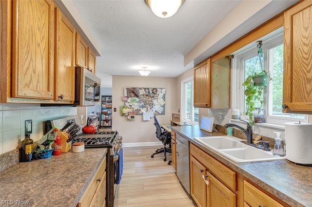 24000 Amesbury Drive, North Olmsted, OH 44070