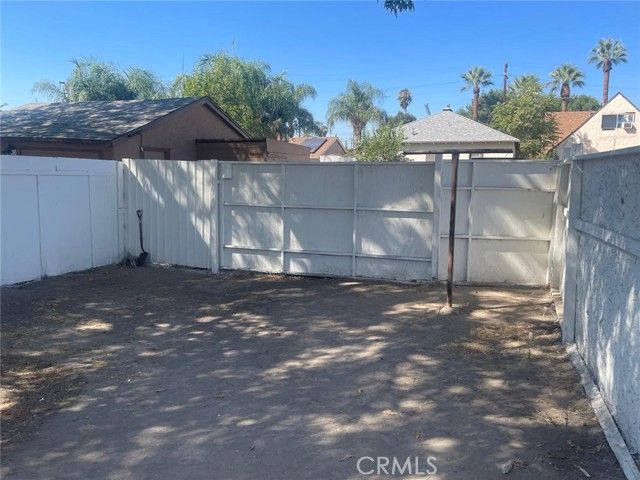 1064 Acacia, San Bernardino, CA 92410