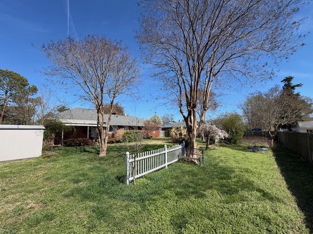 16 S Greenfield AVE, Hampton, VA 23666