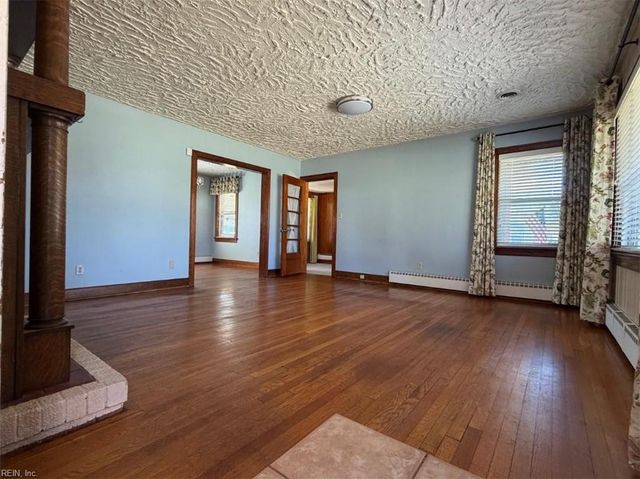 16 S Greenfield AVE, Hampton, VA 23666