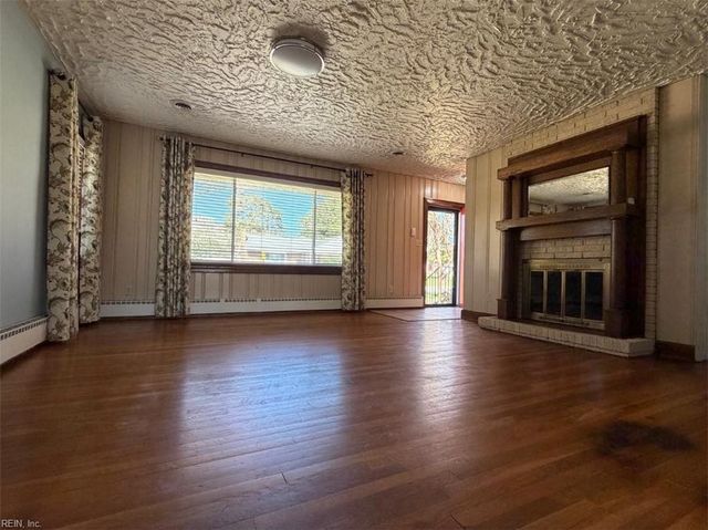 16 S Greenfield AVE, Hampton, VA 23666